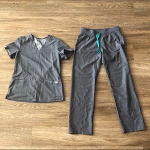Figs Graphite xs top/s bottoms
